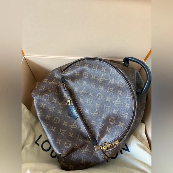 🔥🔥100% Authentic Louis Vuitton Monogram Classic Backpack Palm Springs MM 🔥🔥 - Picture 15 of 16